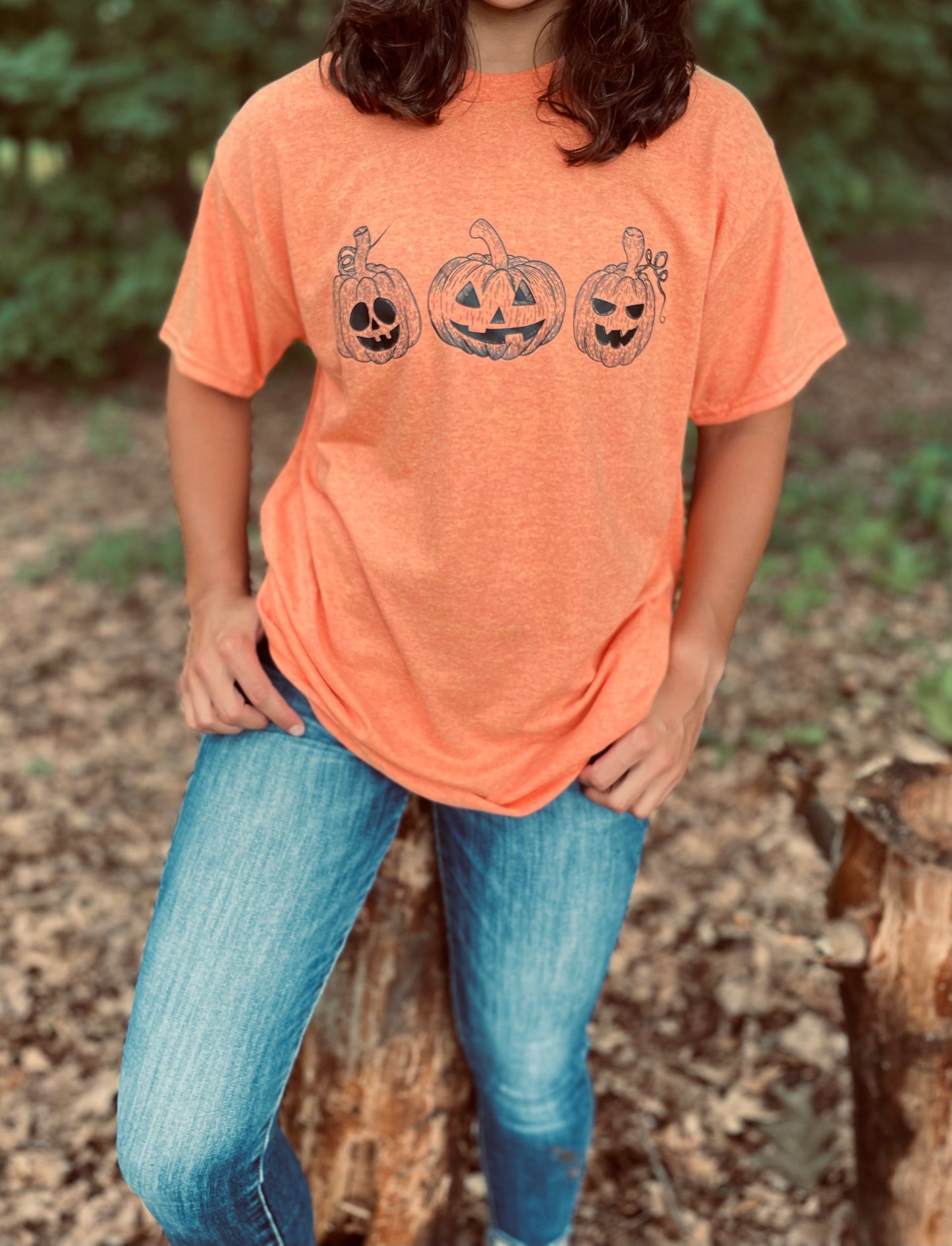 sketch pumpkins tee