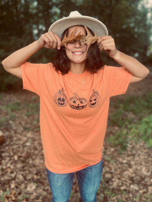 sketch pumpkins tee