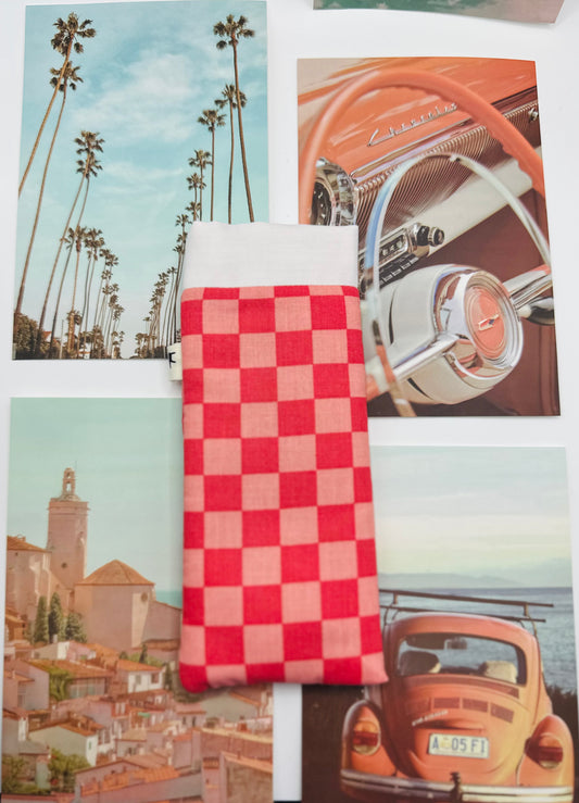 strawberry picnic sunnies sleeve